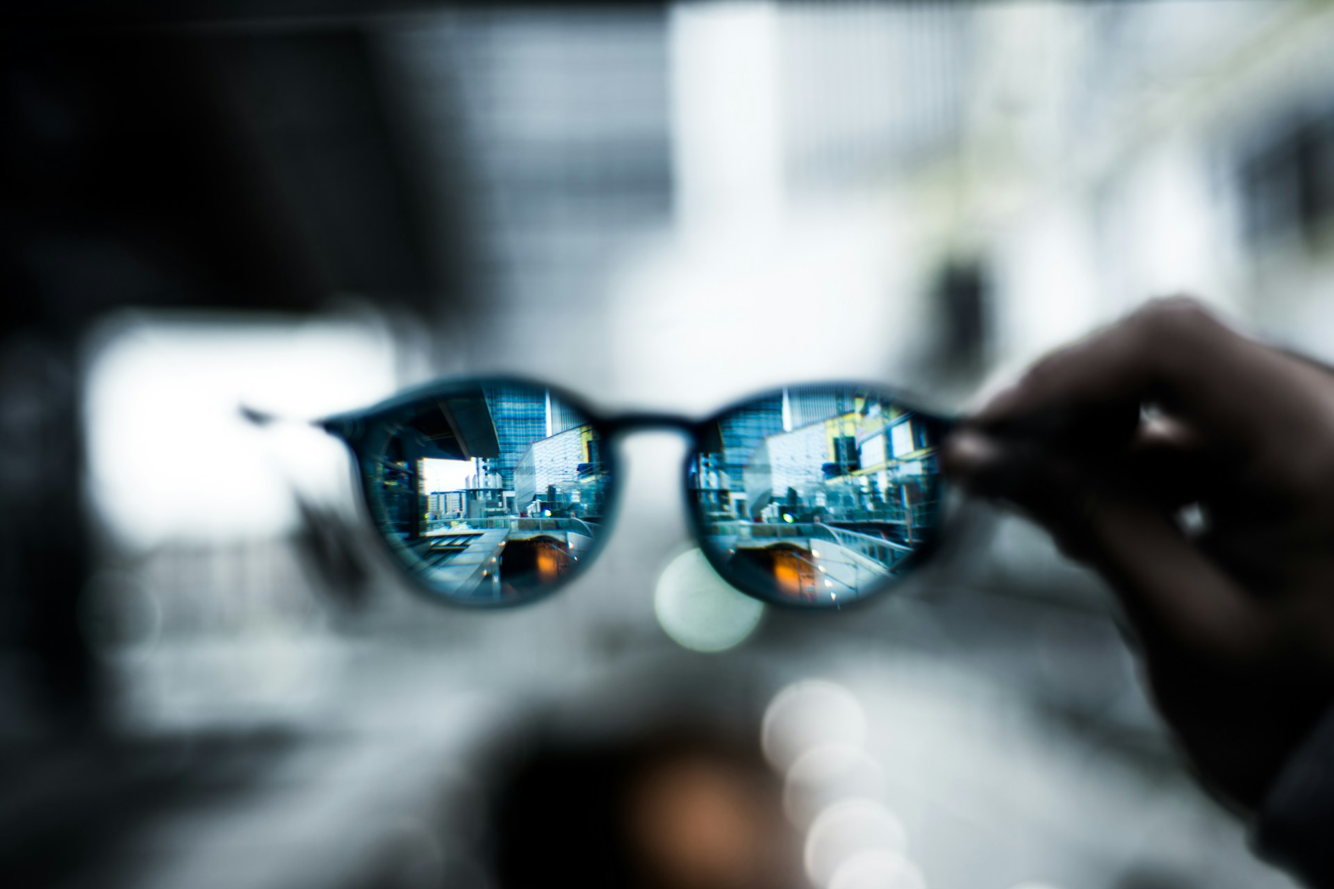 Smart glasses blurred lenses
