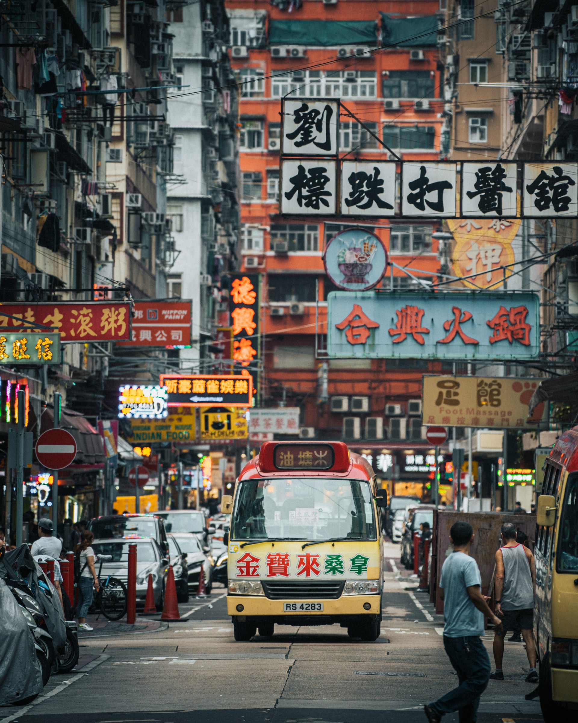 Hong Kong people traffic bus